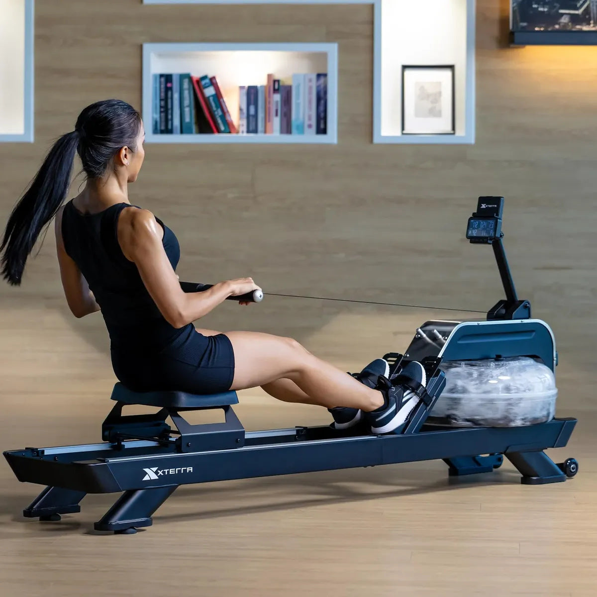 Remo Premium de Agua ERG750W con Estructura de Madera, Bluetooth y Receptor Inalámbrico de Frecuencia Cardíaca