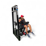 Extensión De Piernas Con Femoral Sentado (Flexo-Extensor)